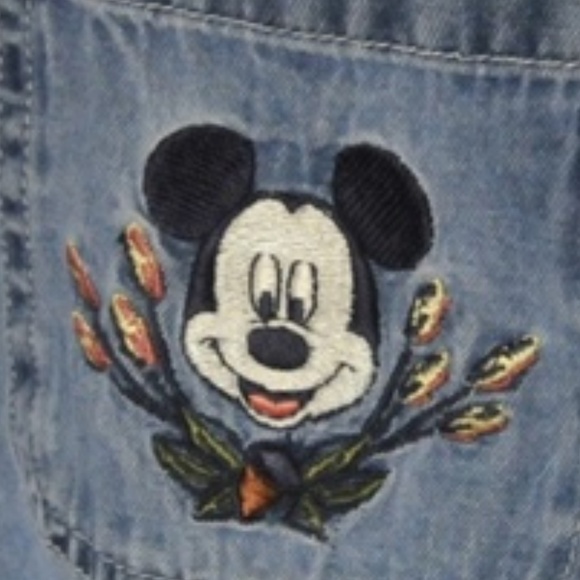 Mickey Unlimited Tops - Mickey Unlimited chambray button down blouse 22/24